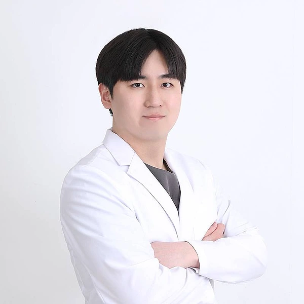 Dr. Lee Gun-hee
